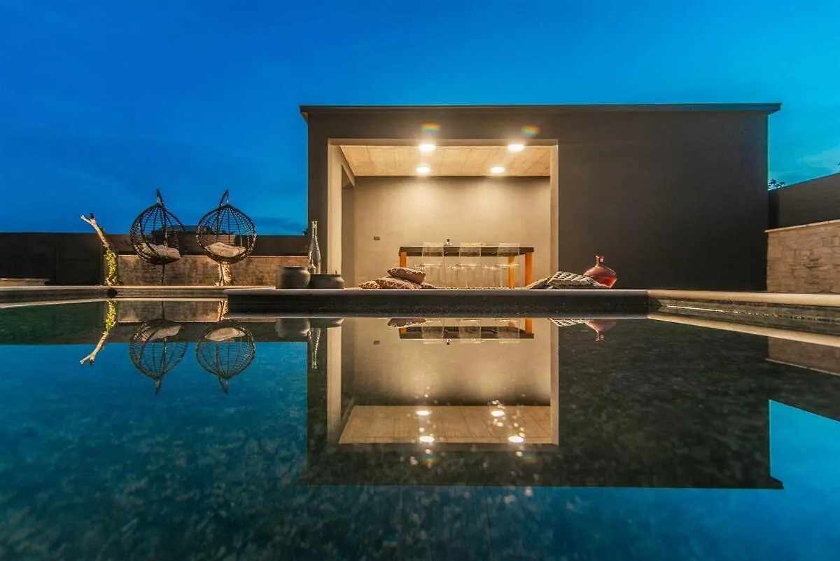 Villa Ventura Royal By Kompas Villas
